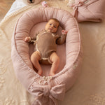 Give your baby the gift of comfort with our Herringbone Baby Nest. Soft, breathable, and secure—perfect for sleep, travel, and daily cuddles.