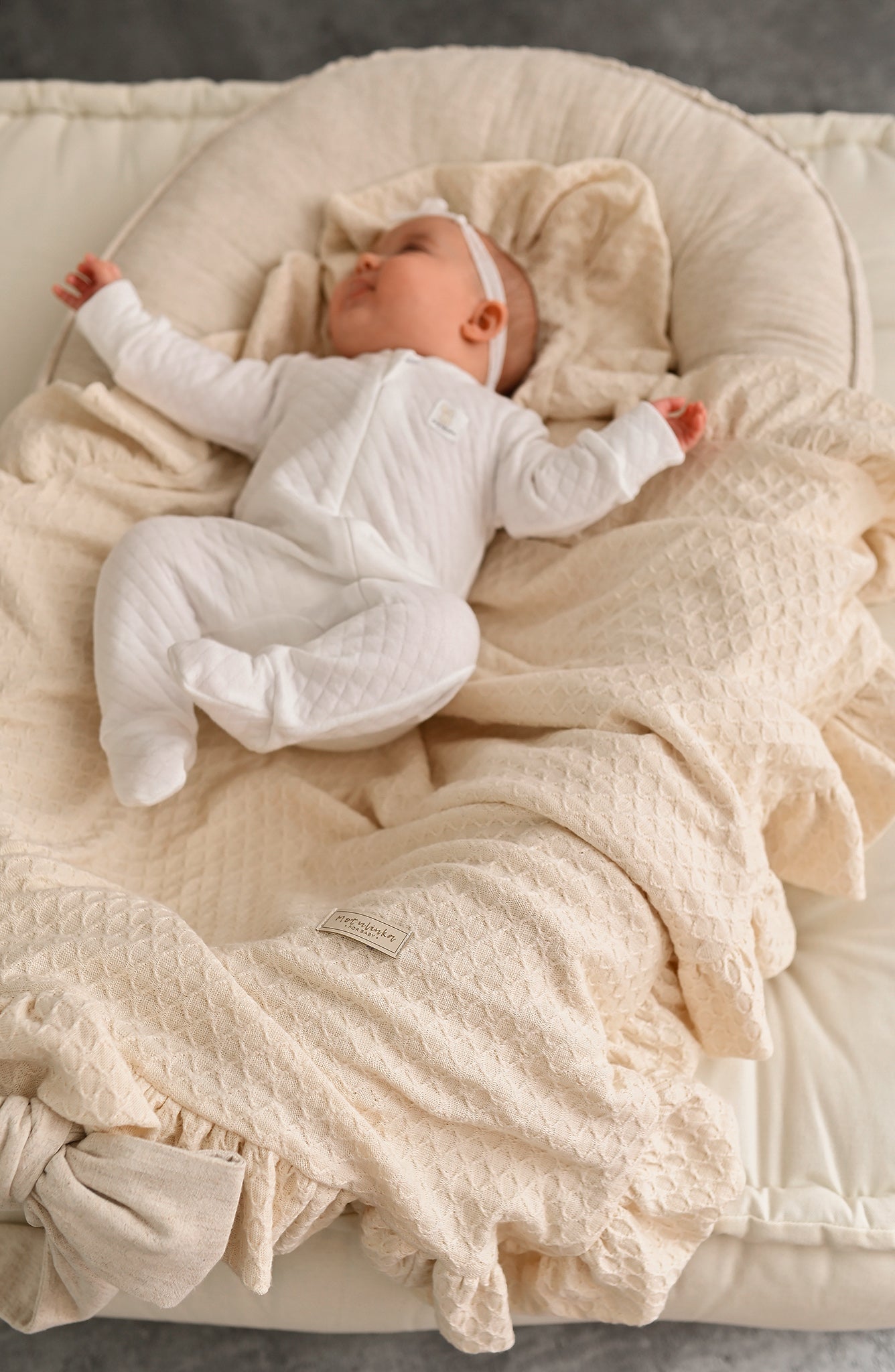 Wrap your little one in comfort with our Natural Beige Baby Blanket. Soft, breathable, and perfect for naps, stroller rides, and everyday snuggles.
