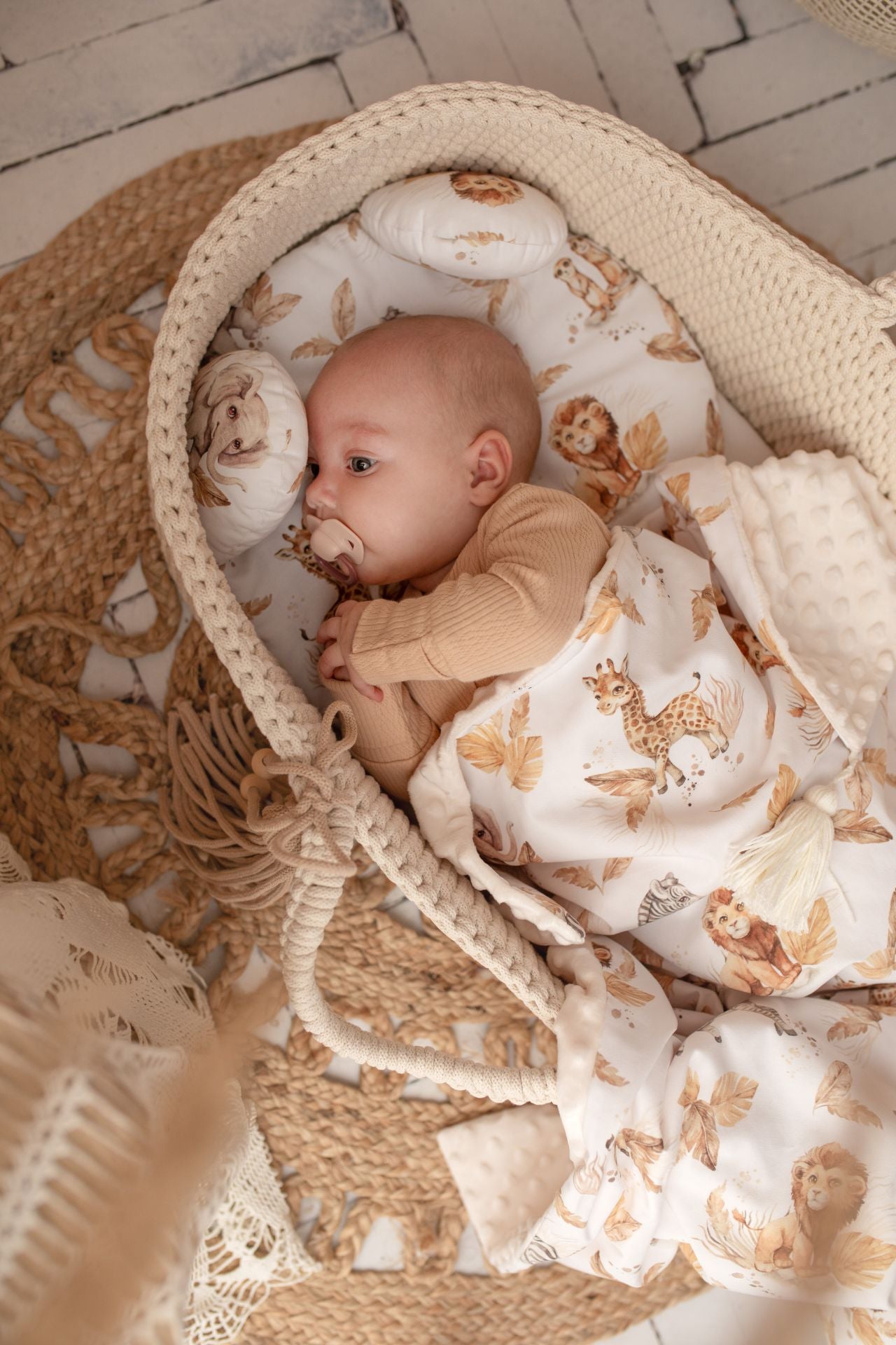 Wrap your baby in comfort with our Cotton & Minky Back Blanket. Soft, cozy, and perfect for naps, stroller rides, and everyday use.
