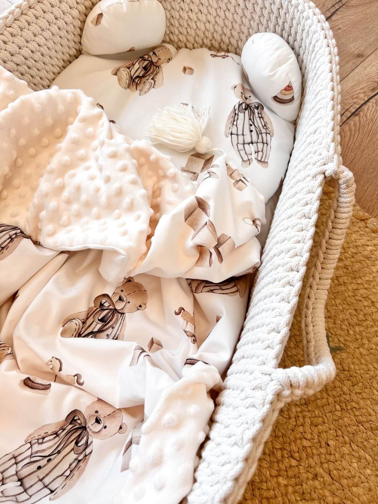 Wrap your baby in comfort with our Cotton & Minky Back Blanket. Soft, cozy, and perfect for naps, stroller rides, and everyday use.