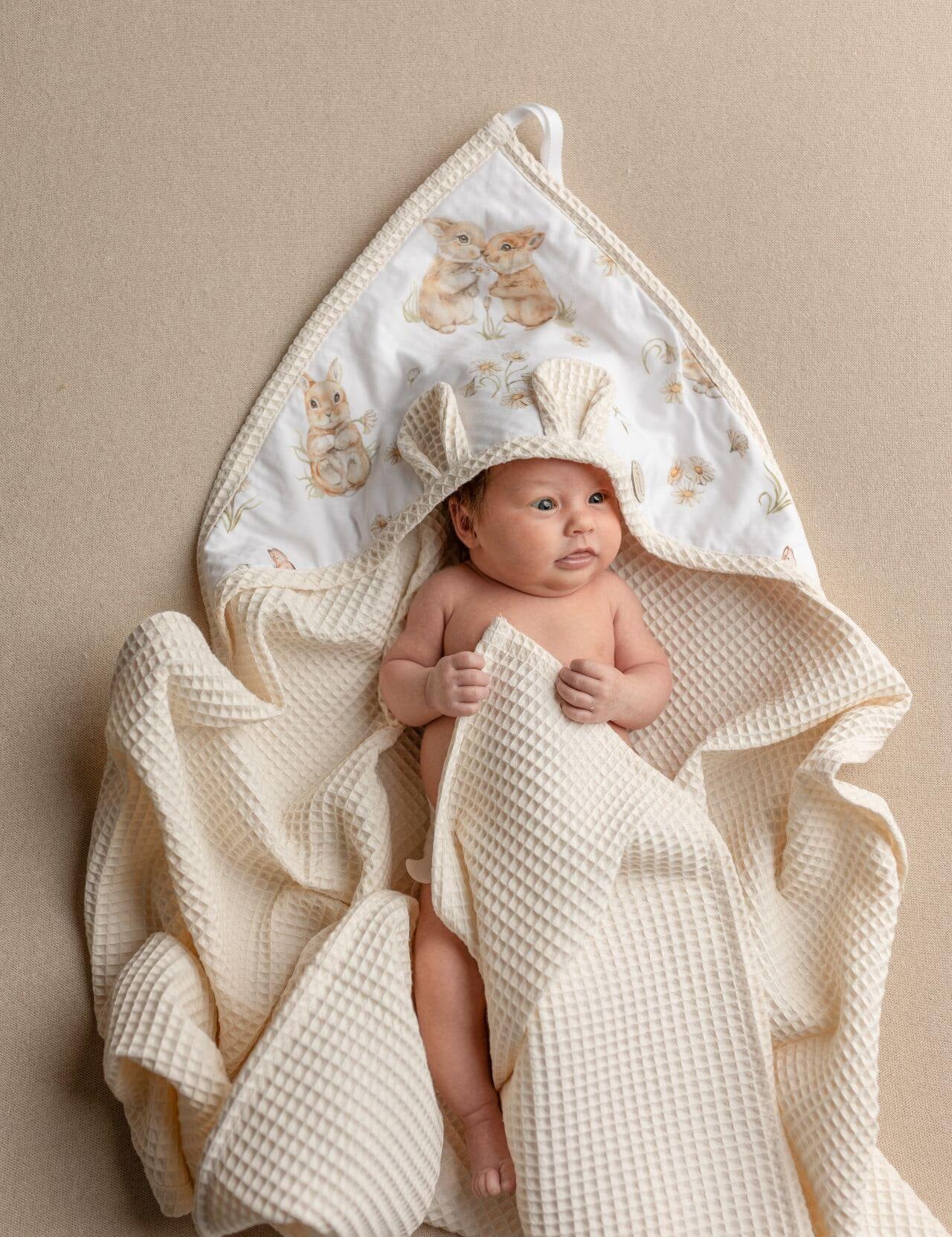 Wrap your little one in comfort with our Waffle Baby Hooded Bath Towel. Made from 100% natural cotton, it's ultra-soft, breathable, quick-drying.