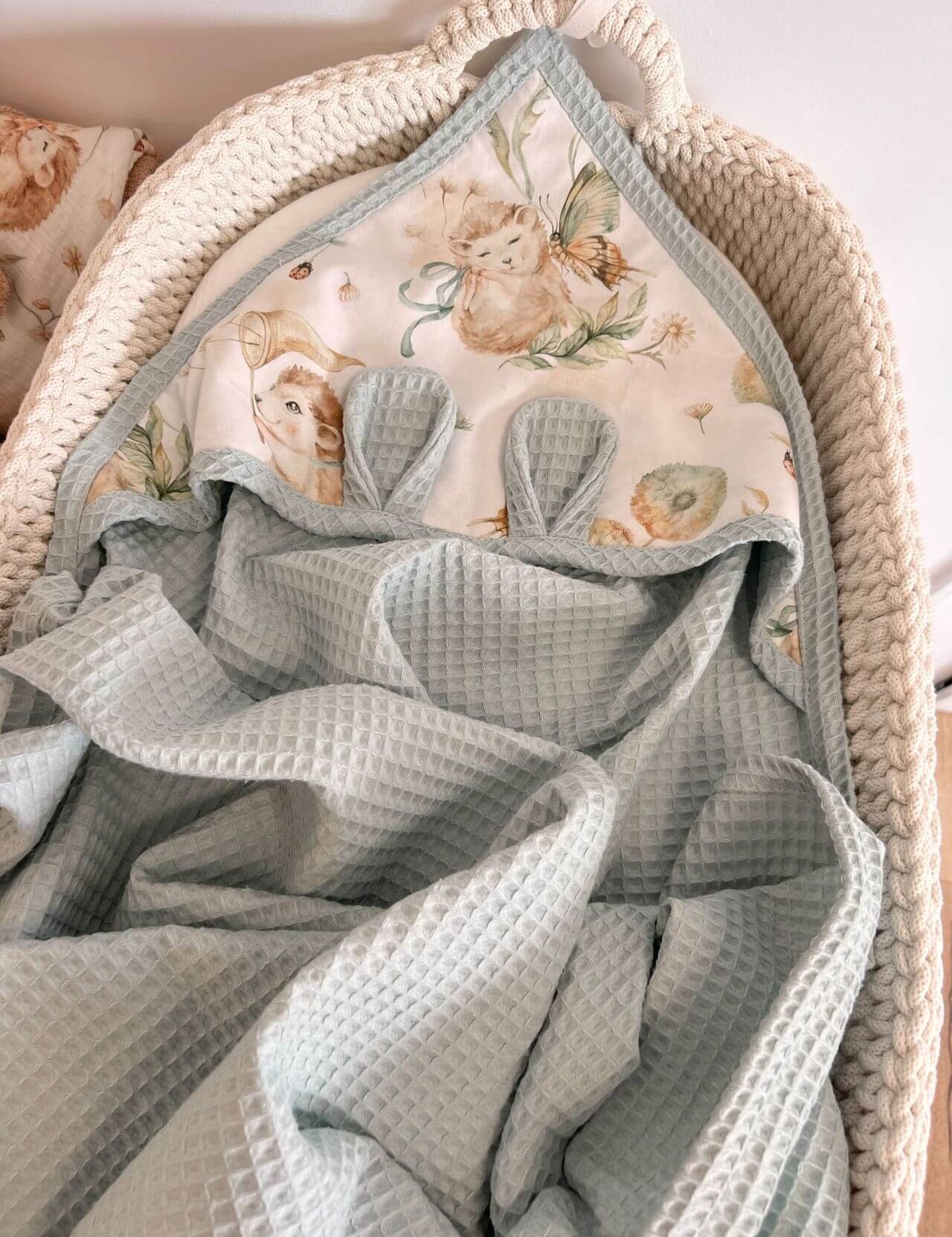 Wrap your little one in comfort with our Waffle Baby Hooded Bath Towel. Made from 100% natural cotton, it's ultra-soft, breathable, quick-drying.