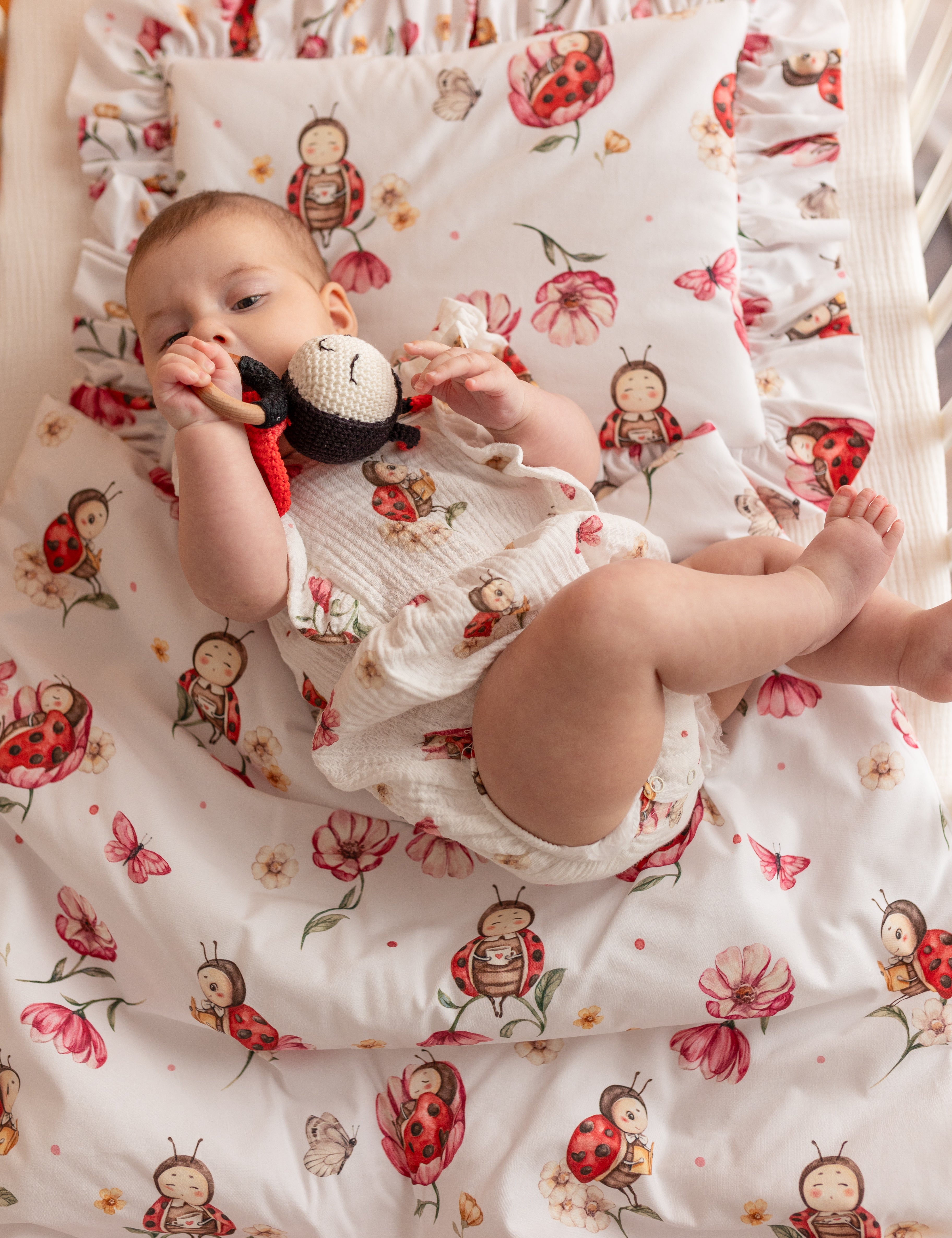 Discover our Large Bedding collection, crafted for comfort and safety, ensuring a peaceful night's sleep for your baby.
