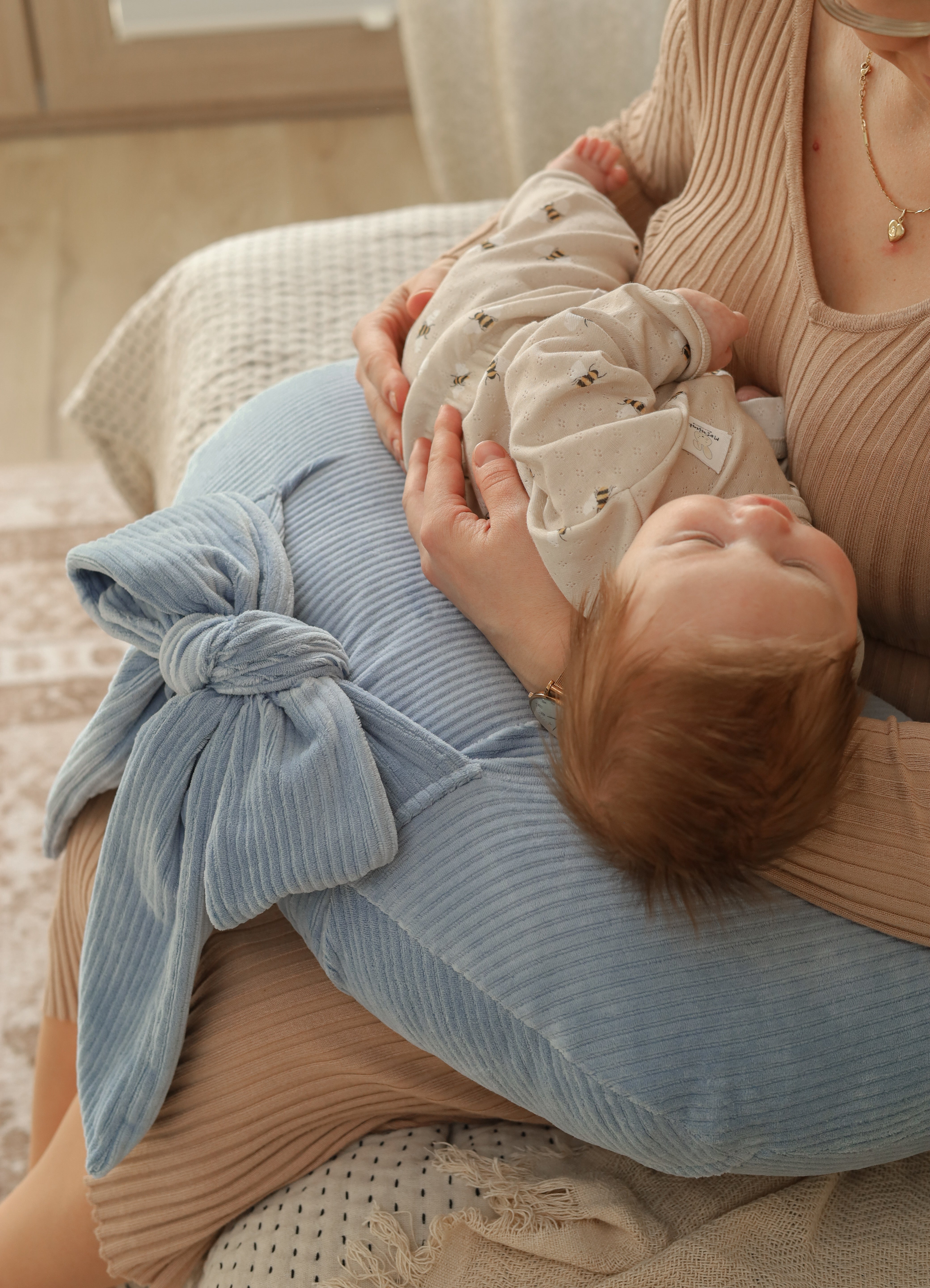 Ultimate Comfort Nursing Pillow – Supportive & Soft Cream