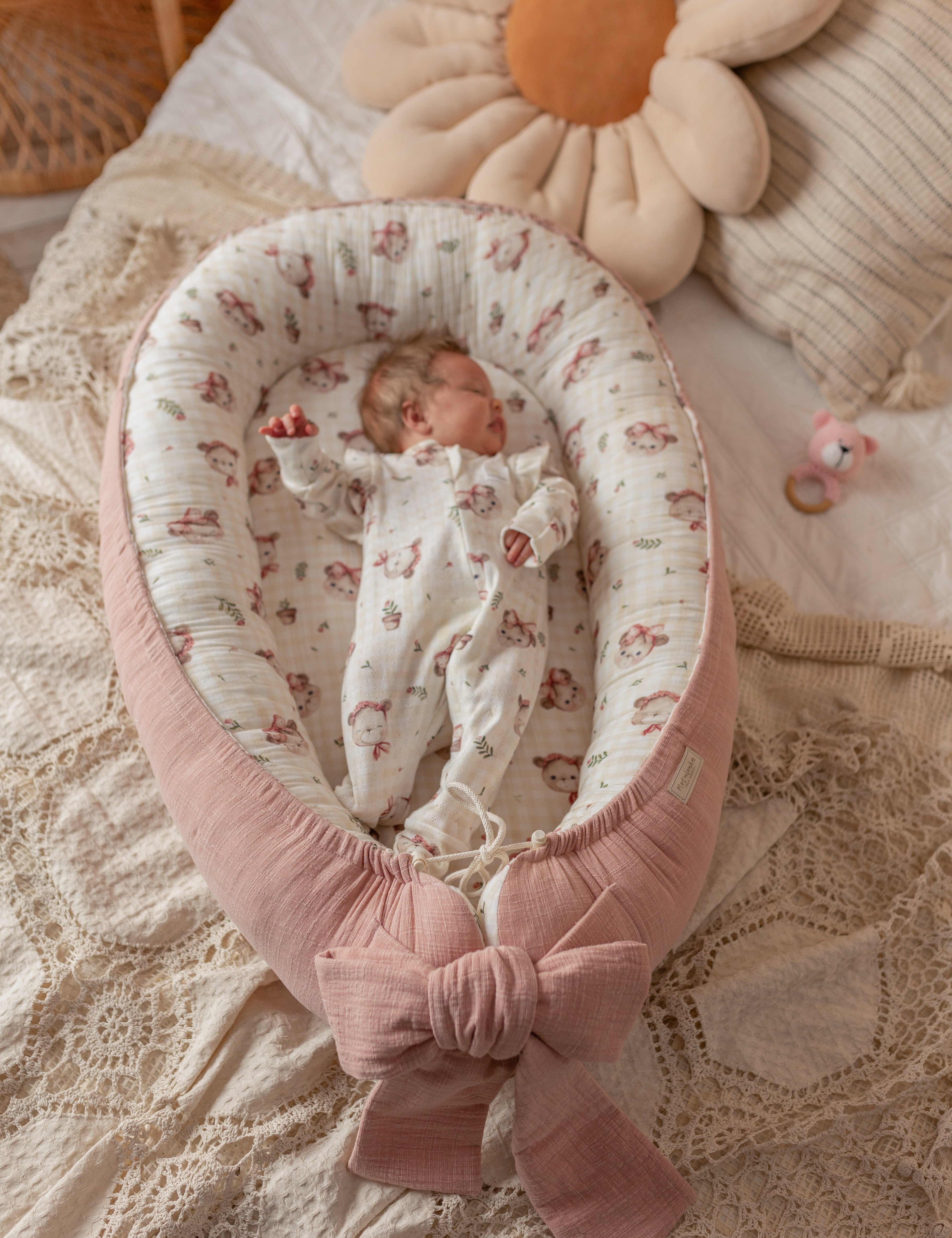 Give your baby a secure and comfy sleep with our Premium Baby Nest. Soft, portable, and safe—perfect for home, travel, or gifting.