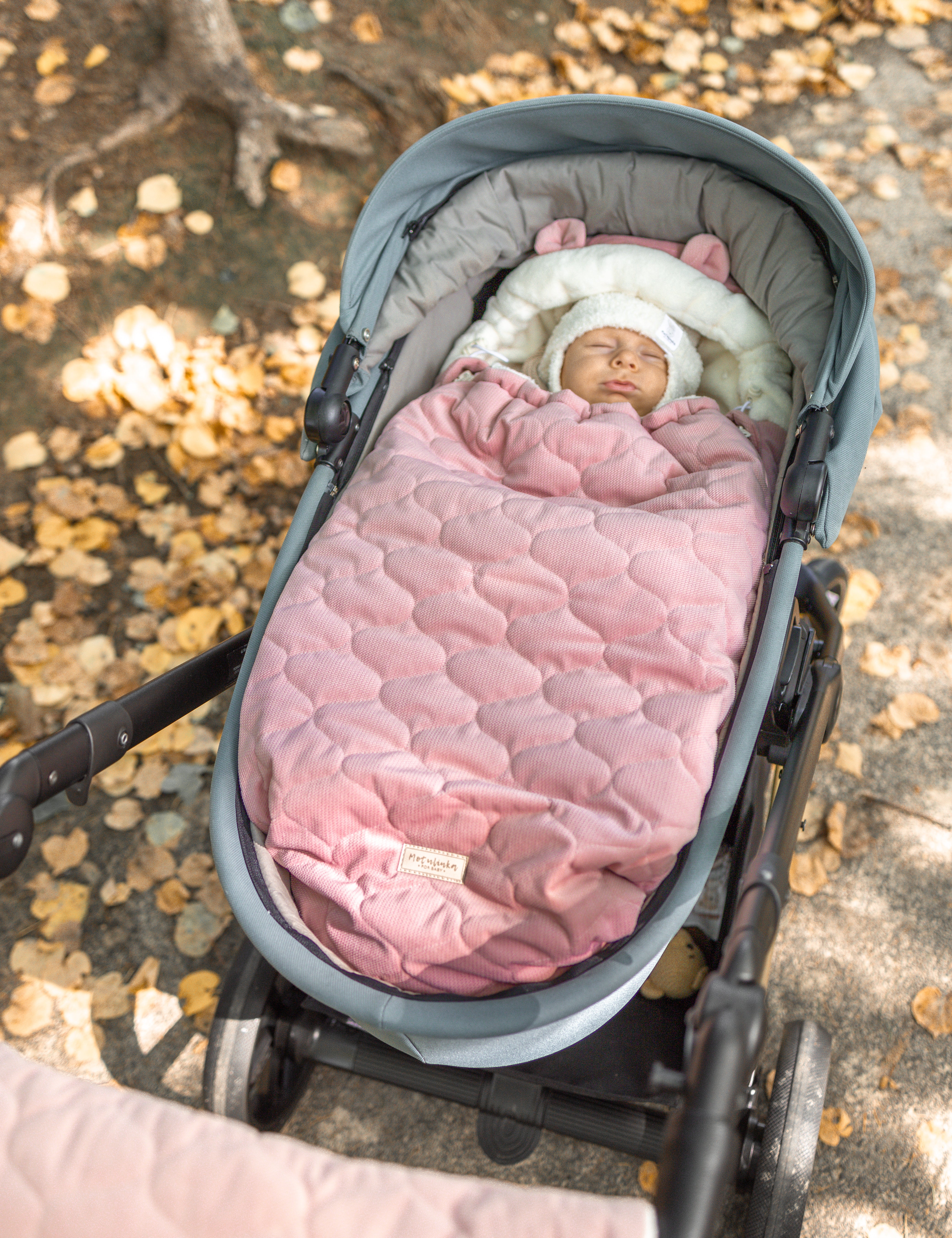Wrap your baby in comfort with our 3-in-1 quilted velvet footmuff. Soft, warm, and versatile for strollers, car seats, or travel.