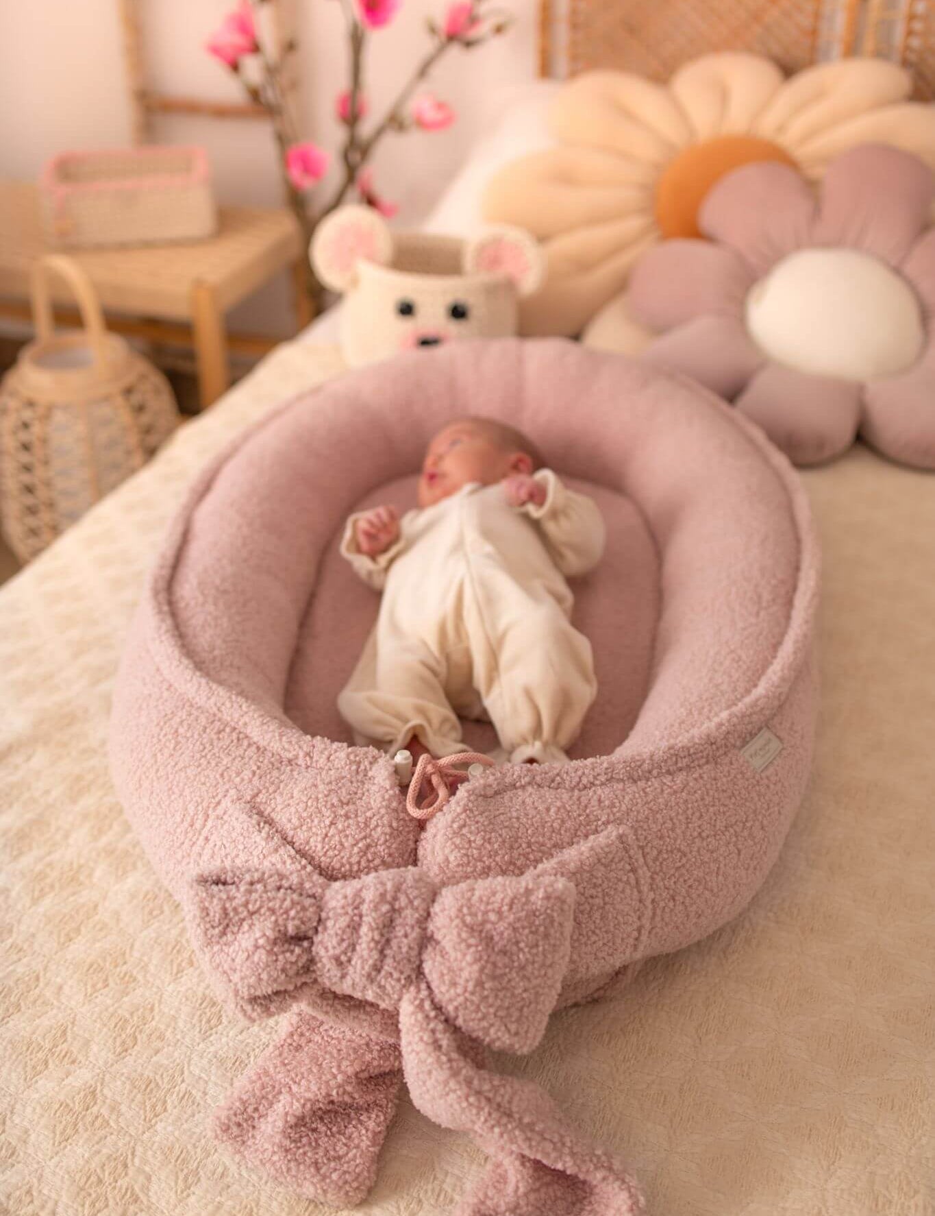 Sherpa Baby Nest