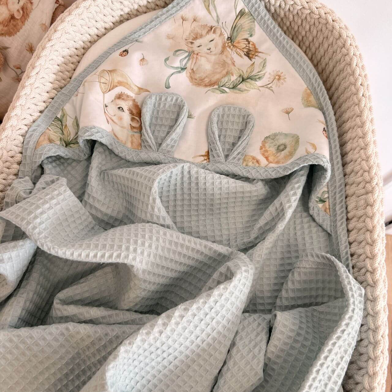 Wrap your little one in comfort with our Waffle Baby Hooded Bath Towel. Made from 100% natural cotton, it's ultra-soft, breathable, quick-drying.