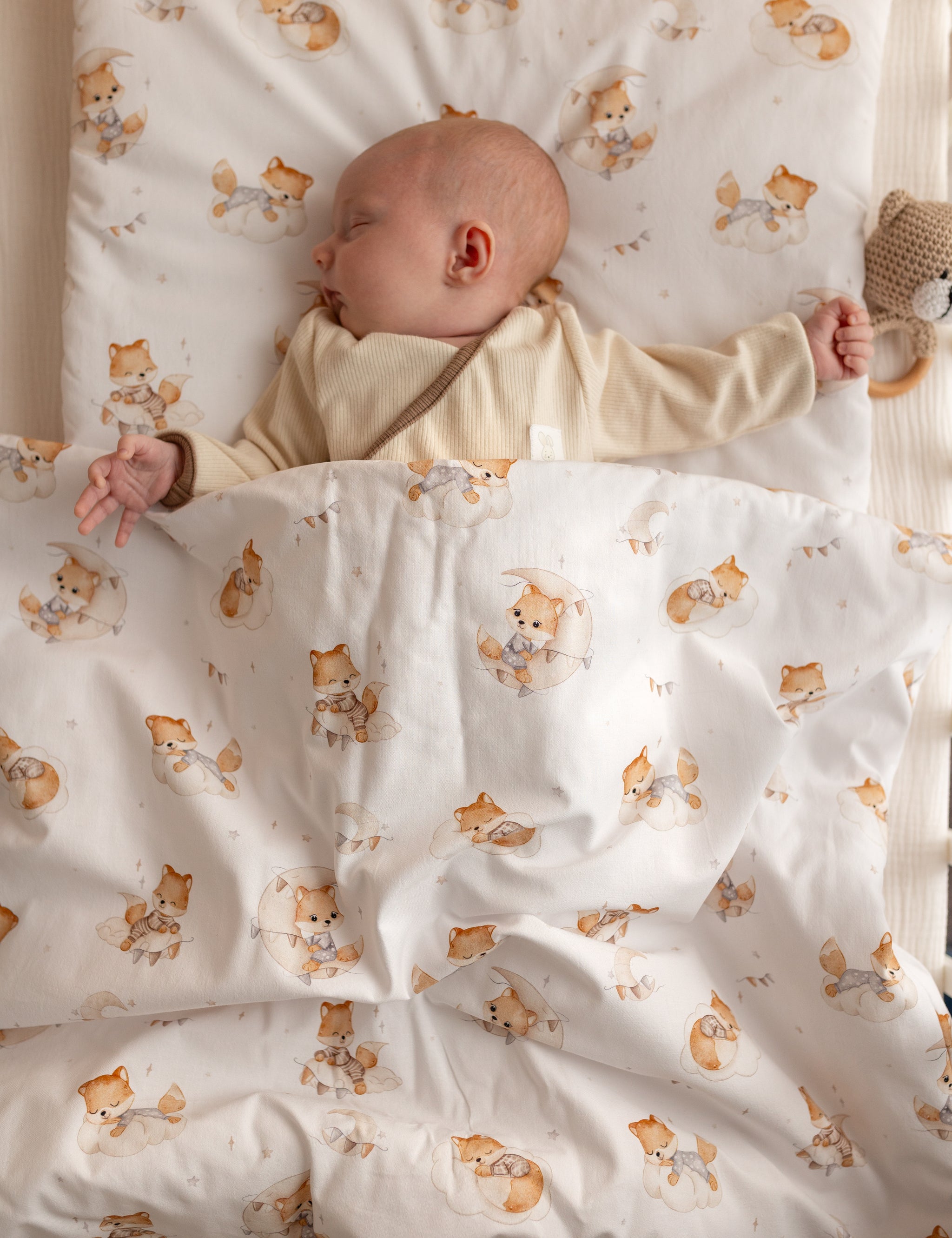 Discover our Large Bedding collection, crafted for comfort and safety, ensuring a peaceful night's sleep for your baby.