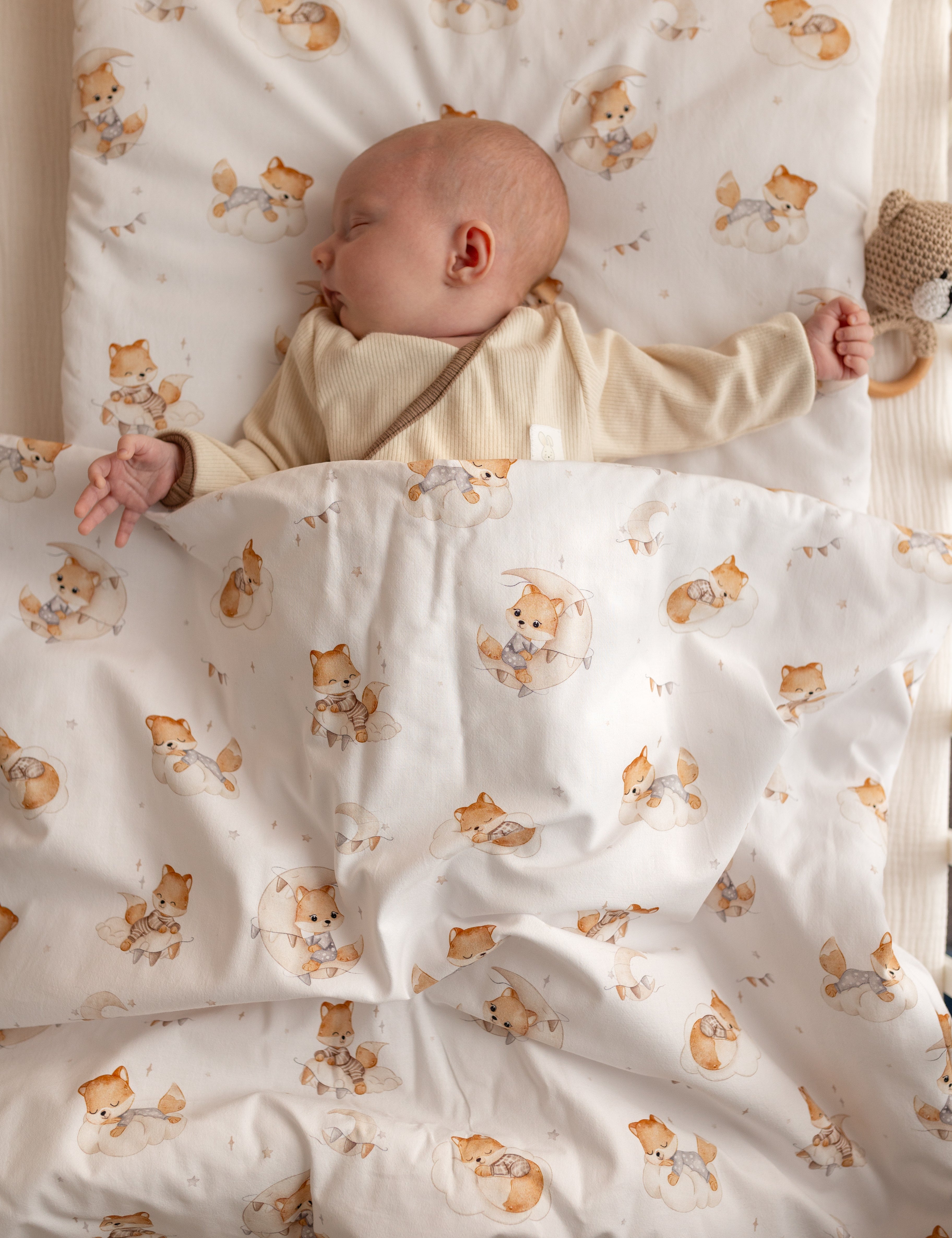 Discover our Large Bedding collection, crafted for comfort and safety, ensuring a peaceful night's sleep for your baby.